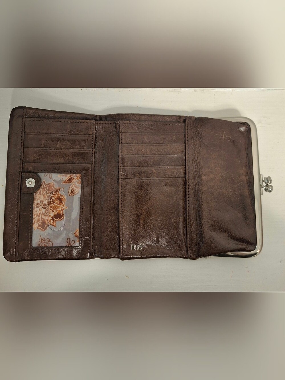 HOBO International Taupe Brown Shoulder Bag + Hobo Leather Kisslock Wallet Set - Picture 7 of 9
